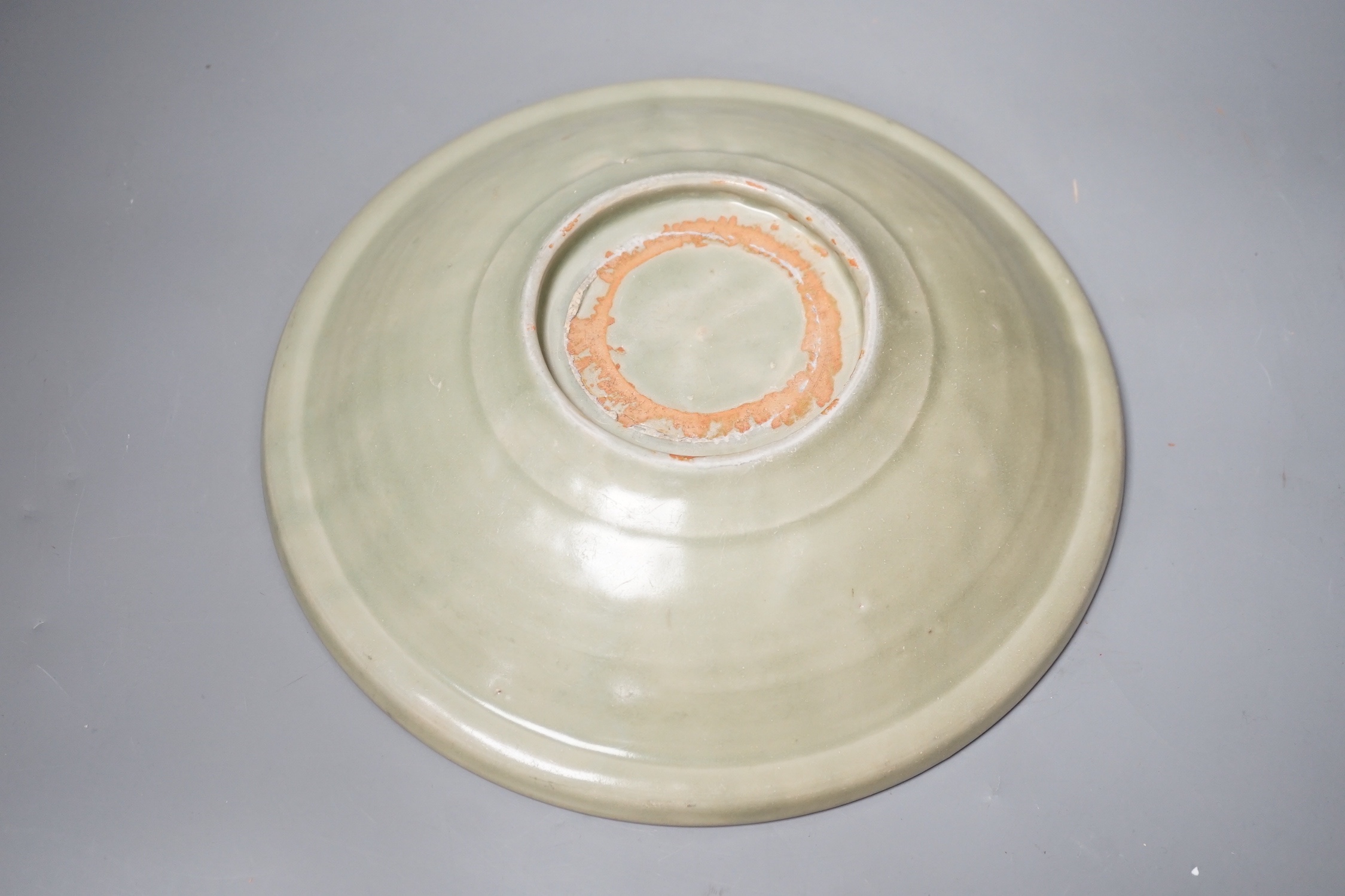 A Chinese Longquan celadon dish, 14th/15th century - 29cm wide